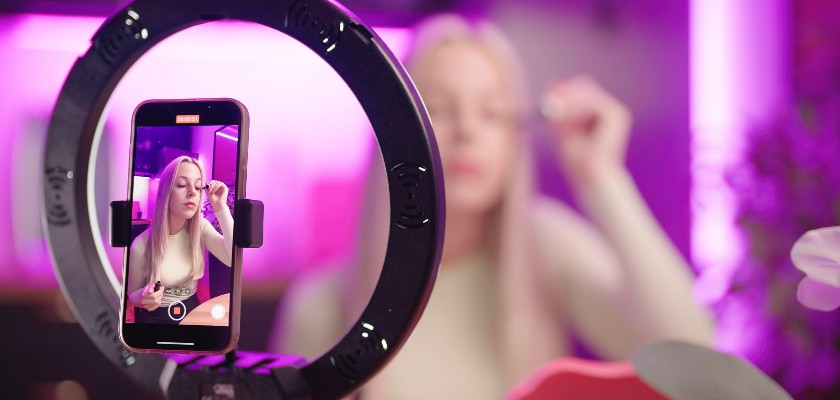 Huda Beauty Marketing: How a $6,000 Investment Built a $1 Billion Beauty Empire