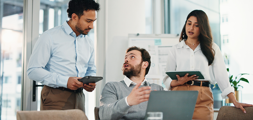 Cold Email vs LinkedIn Outreach: Which Performs Better in 2026?